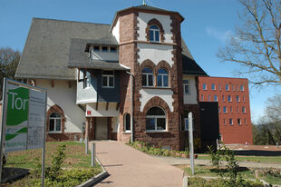 Gastronomisches Ausbildungszentrum der DGA und Nationalparktor der Stadt Nideggen