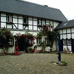 Innenhof des Töpfereimuseums Langerwehe