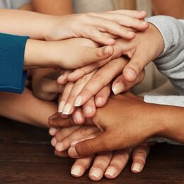Motivbild Migrationsgesellschaftliche Öffnung [© Robert Kneschke; stock.adobe.com]
