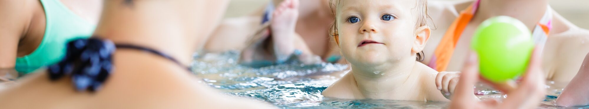 Motivbild Kinder Schwimmen [Foto: ©Kzenon - stock.adobe.com]