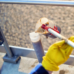 Motivbild Probe Klärschlamm [Foto: ©samopauser - stock.adobe.com]