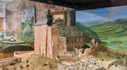 Ein Modell der Burg Nideggen ist Teil der Ausstellung im Burgenmuseum.