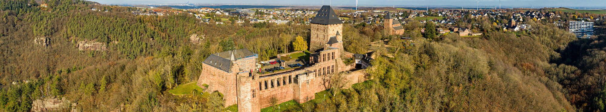 Luftbild der Burg Niedeggen [Foto: © DieLuftbildAG - stock.adobe.com]