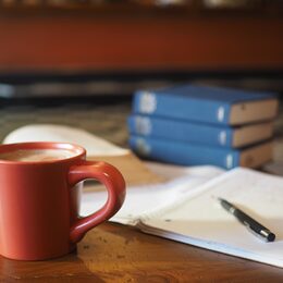 Kaffeetasse, Block und Stift