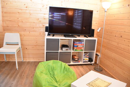 Der Innenbereich der Blockhütte