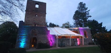 Die Alte Kirche in Merzenich von außen. Sie ist vermutlich das älteste Gebäude in der Gemeinde