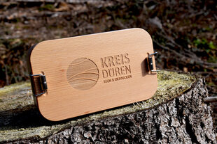 Eine Brotdose mit Kreis-Düren-Aufschrift