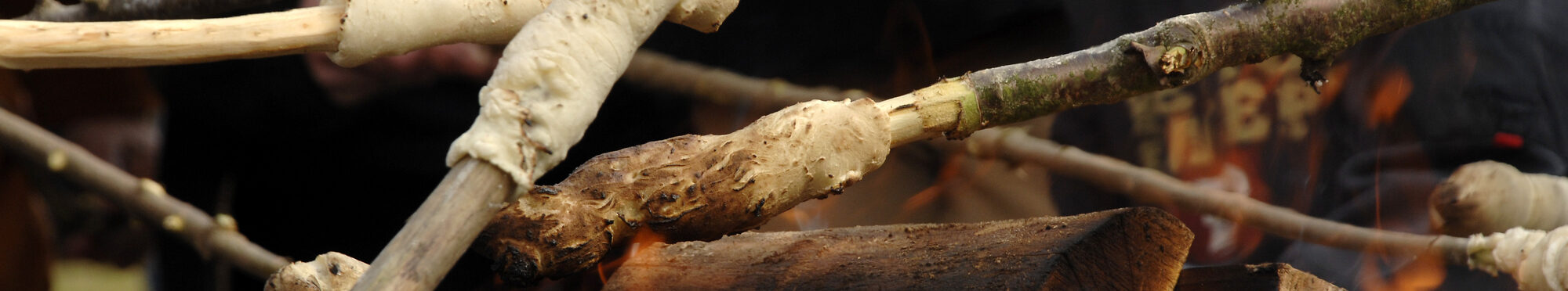 Stockbrot am Lagerfeuer