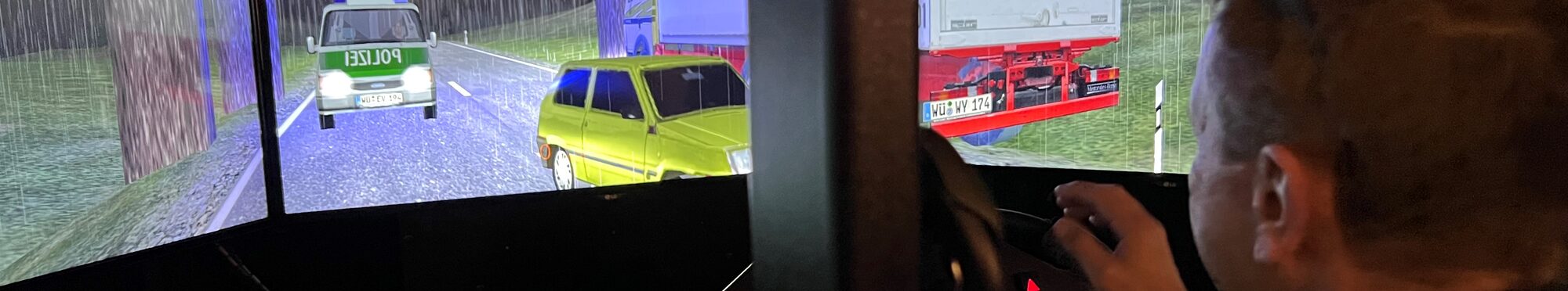 Das Bild zeigt das Innere des Fahrsimulators