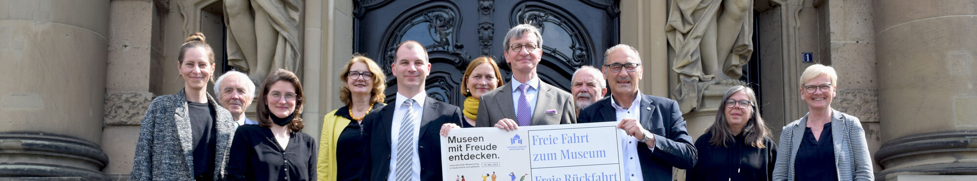 Die Vertreter der Museen im Kreis Düren sowie der Rurtalbahn GmbH und Rurtalbus GmbH freuen sich auf das prall gefüllte Angebot aller Museen zum Internationalen Museumstag.