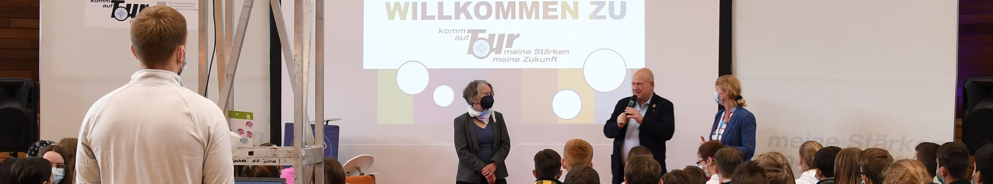 900 Schülerinnen und Schüler entdecken nun ihre eigenen Stärken bei "Komm auf Tour".