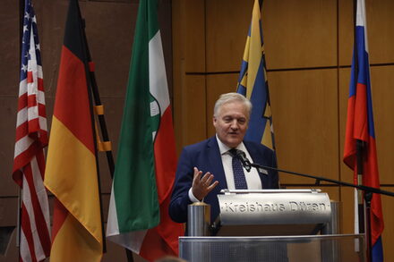 Landrat Wolfgang Spelthahn bei der Eröffnung des Campus Düren.