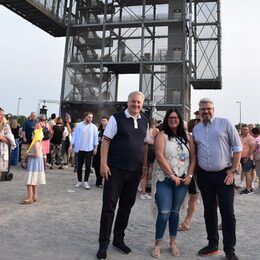 Bild zeigt Landrat Wolfgang Spelthahn, Yvonne Doderer von der Gemeinde Inden und Indens Bürgermeister Stefan Pfennings.