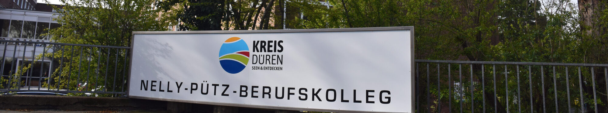 Das Nelly-Pütz-Berufskolleg von außen
