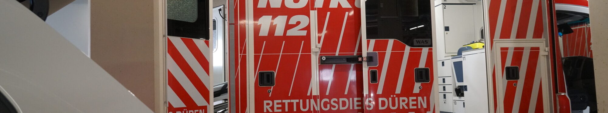 Ein Rettungswagen des Rettungsdienstes des Kreises Düren