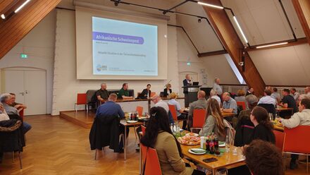 Plenum und Publikum beim Informationsabend