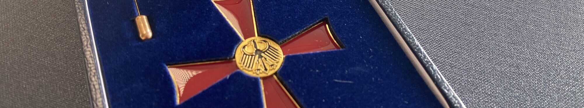 Verdienstkreuz nah