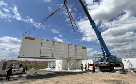 Elektrolyseur am Kran