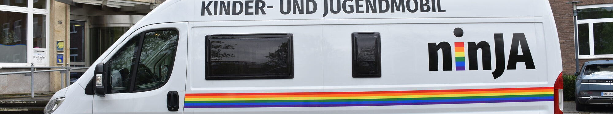 ninja Mobil vor dem Kreishaus