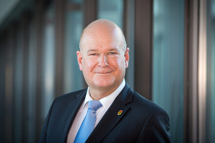 Bild zeigt Dürens Bürgermeister Frank Peter Ullrich.