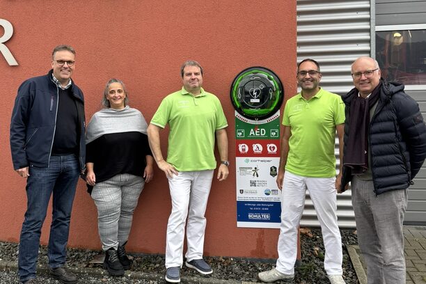 Gruppenbild vor Gerätehaus