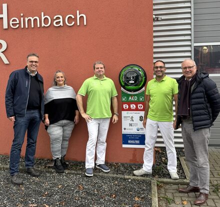 Gruppenbild vor Gerätehaus