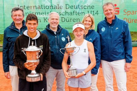 Gruppenfoto mit Förderverein und Siegern