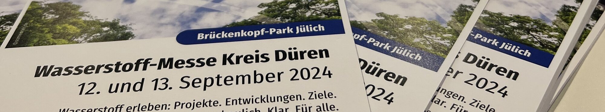 Flyer auf dem Tisch